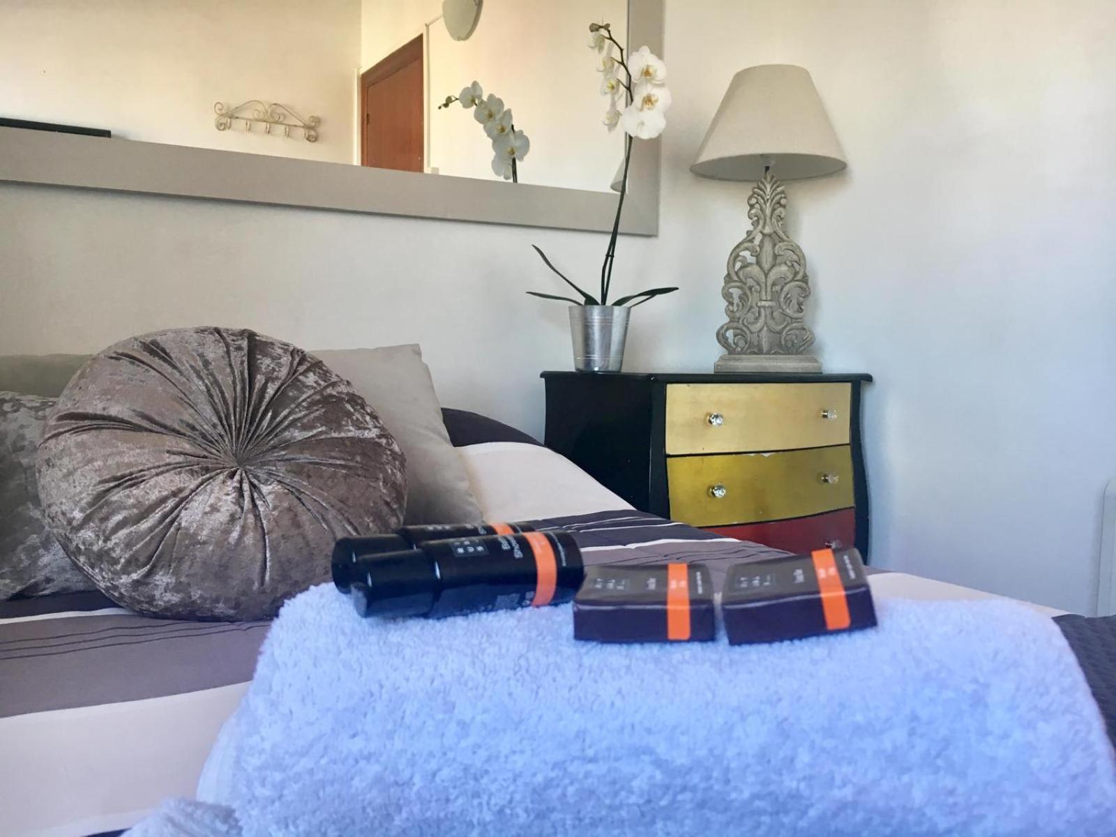 Private Rooms In City Center Barcelona Zewnętrze zdjęcie