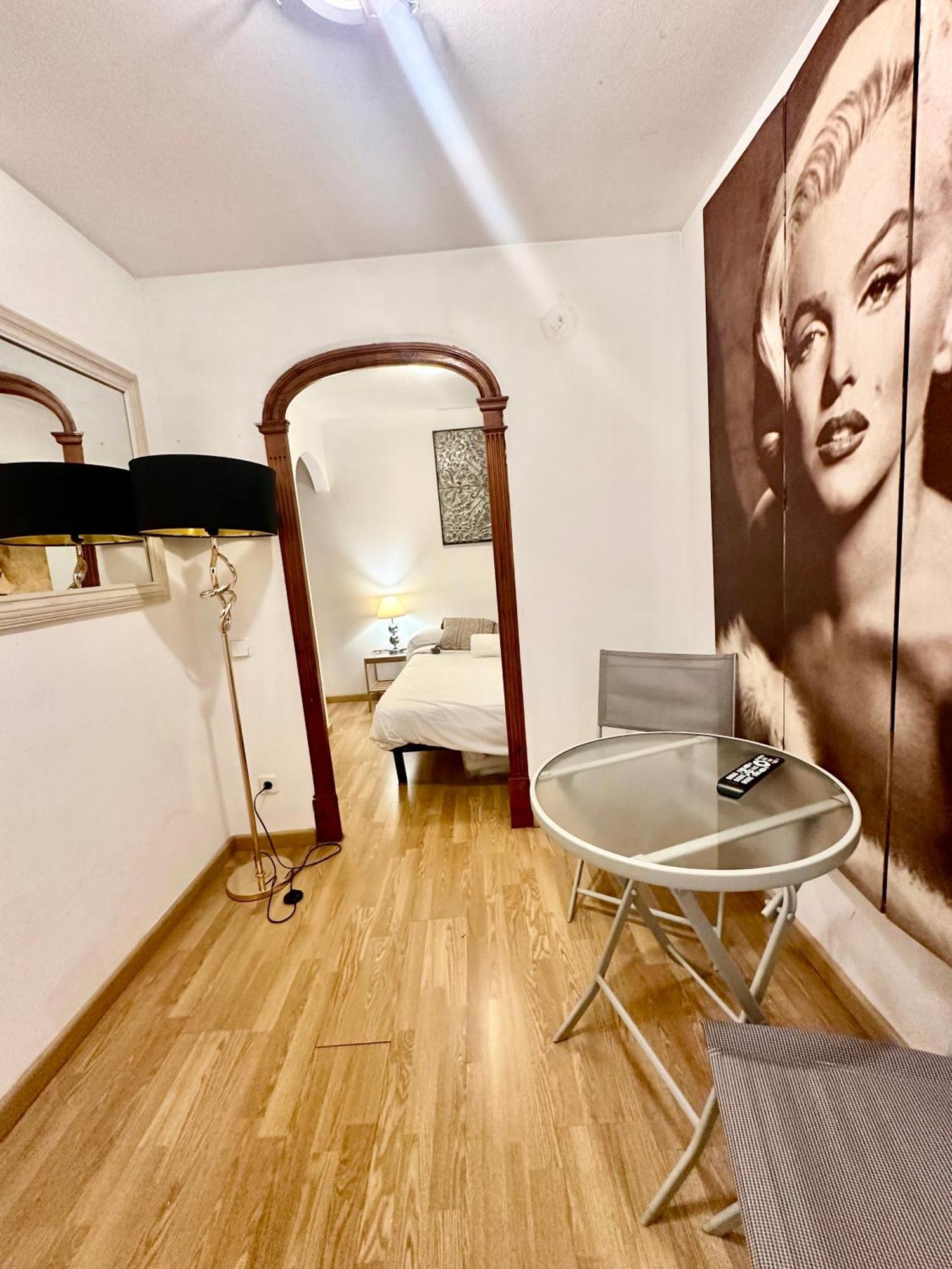 Private Rooms In City Center Barcelona Zewnętrze zdjęcie